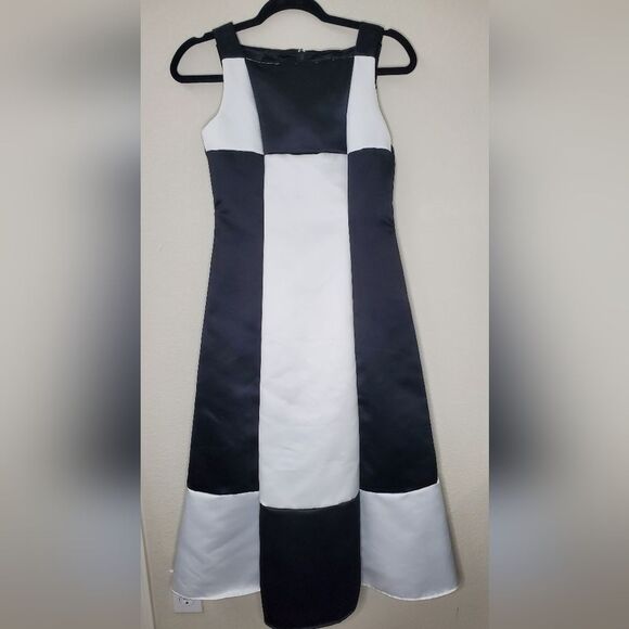 Jessica McClintock Girls Black and White Sleeveless Dress - Picture 3 of 16